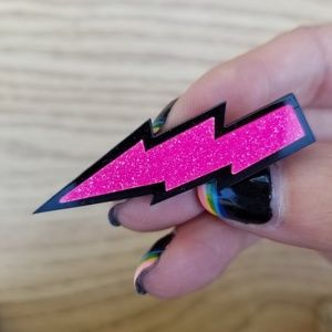 BUY2Get1🆓️ Pink Thunder Shape Brooches